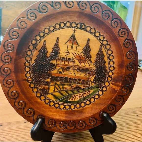 Two Poland, Polish Folk Art Carved Wood, a plate 9 inch Zakopane Cottage Core - Picture 2 of 5